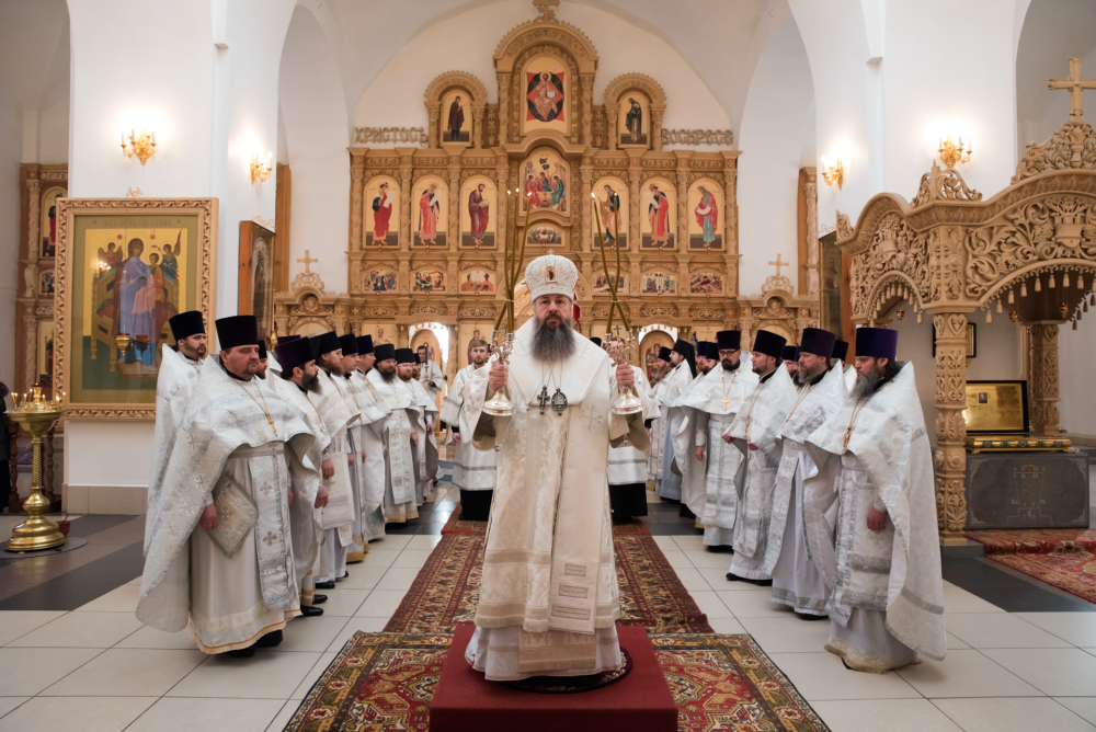 В день памяти священника Николая Болоховского  протоиерей Александр Филиппов сослужил митрополиту Серафиму в Успенском женском монастыре 