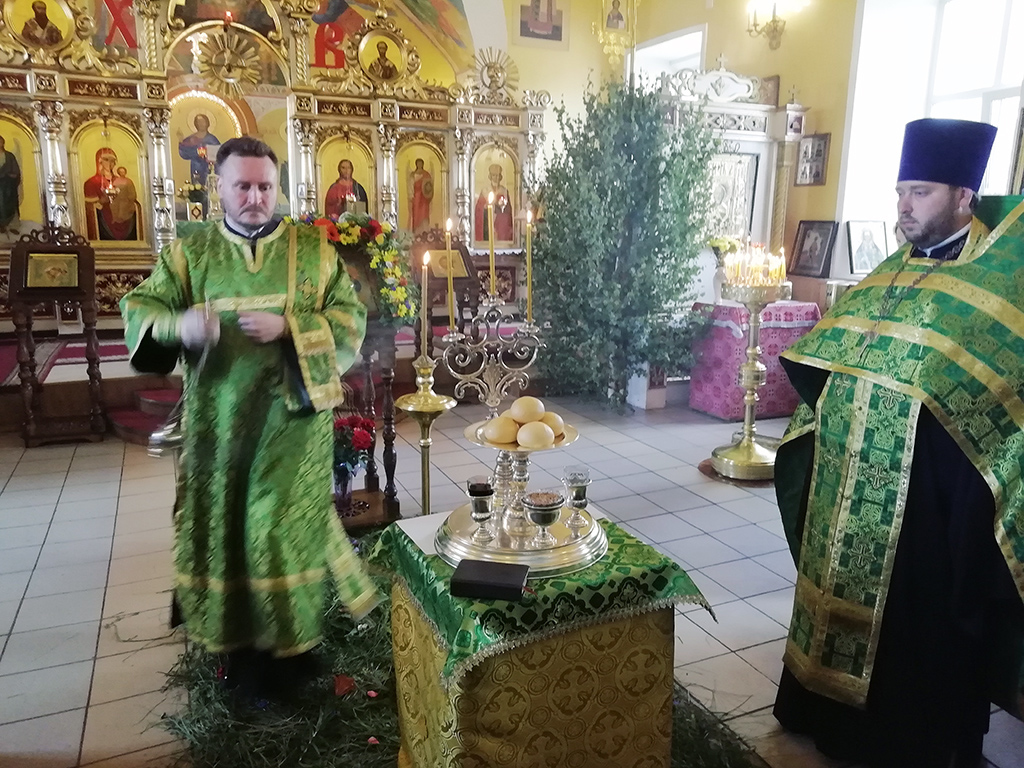 Всенощное бдение в канун праздника Троицы