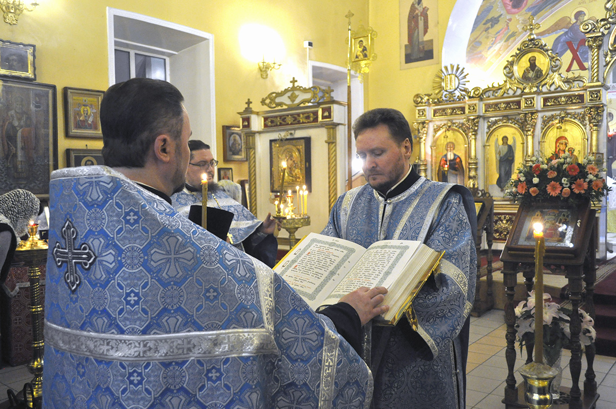 Всенощное бдение в канун праздника Сретения Господня