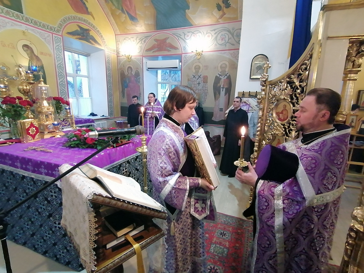 Всенощное бдение в канун Крестопоклонной Недели
