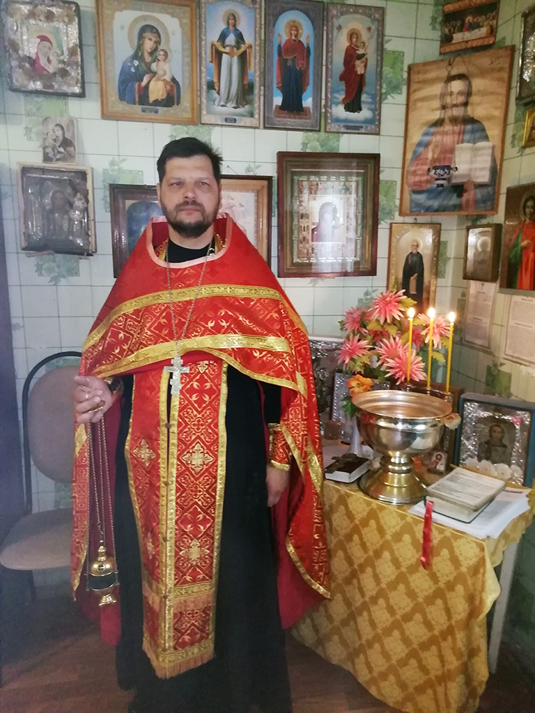 Иерей Сергий Беляков посетил Дом ночного пребывания
