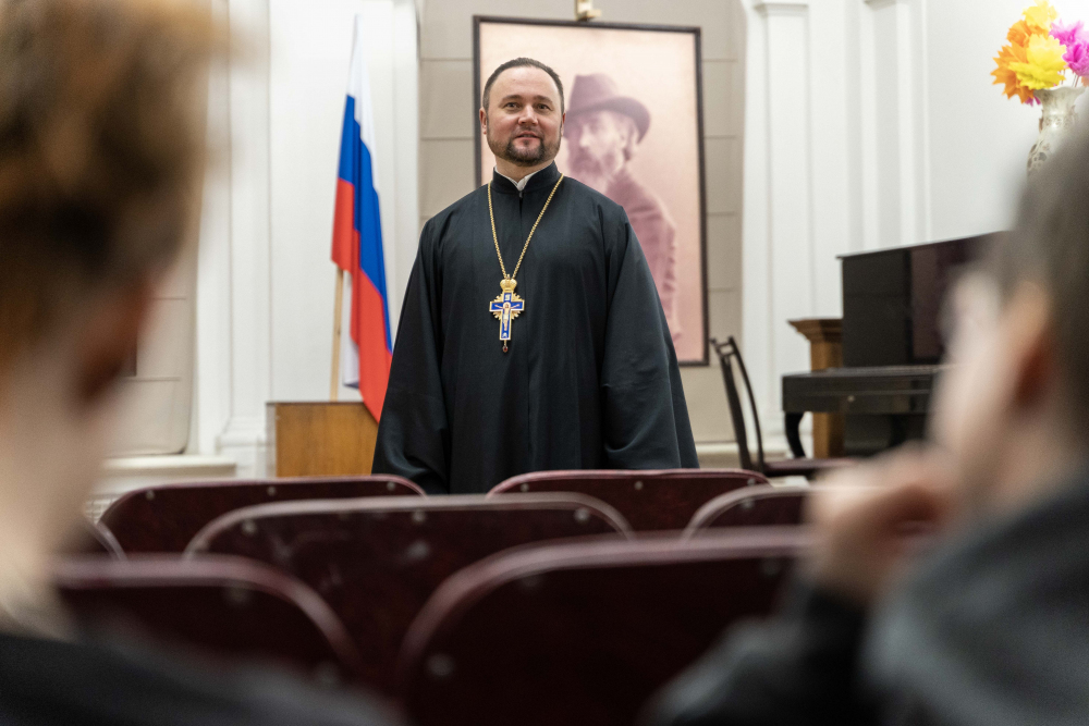 Протоиерей Александр Филиппов руководил секцией по искусству в рамках X Региональных Рождественских чтений
