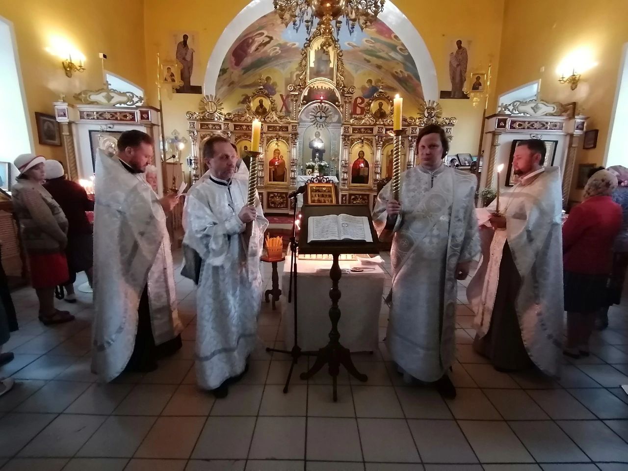 Вечернее богослужение в канун Троицкой родительской субботы