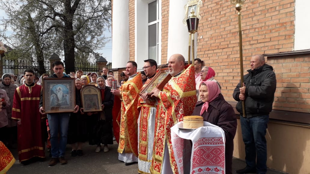 Во вторник Светлой седмицы протоиерей Александр Филиппов совершил Божественную литургию