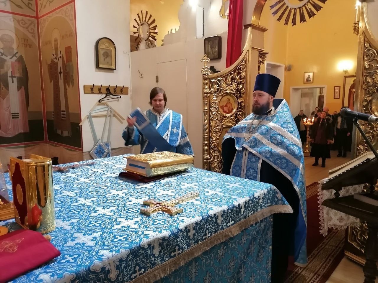 Всенощное бдение в канун праздника Сретение Господне