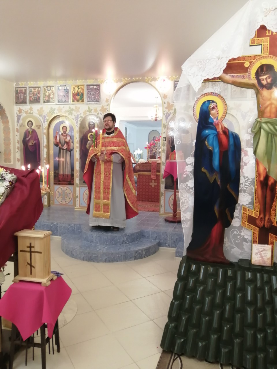 Иерей Сергий Беляков возглавил Пасхальную службу в Михайло-Архангельском молитвенном доме в с.Павло-Куракино 