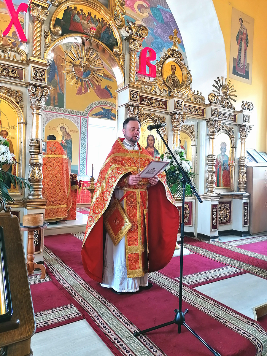 В среду Светлой седмицы протоиерей Александр Филиппов совершил Божественную литургию