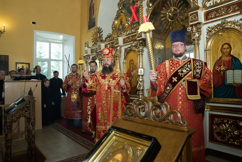 Митрополит Серафим совершил всенощное бдение в нашем храме