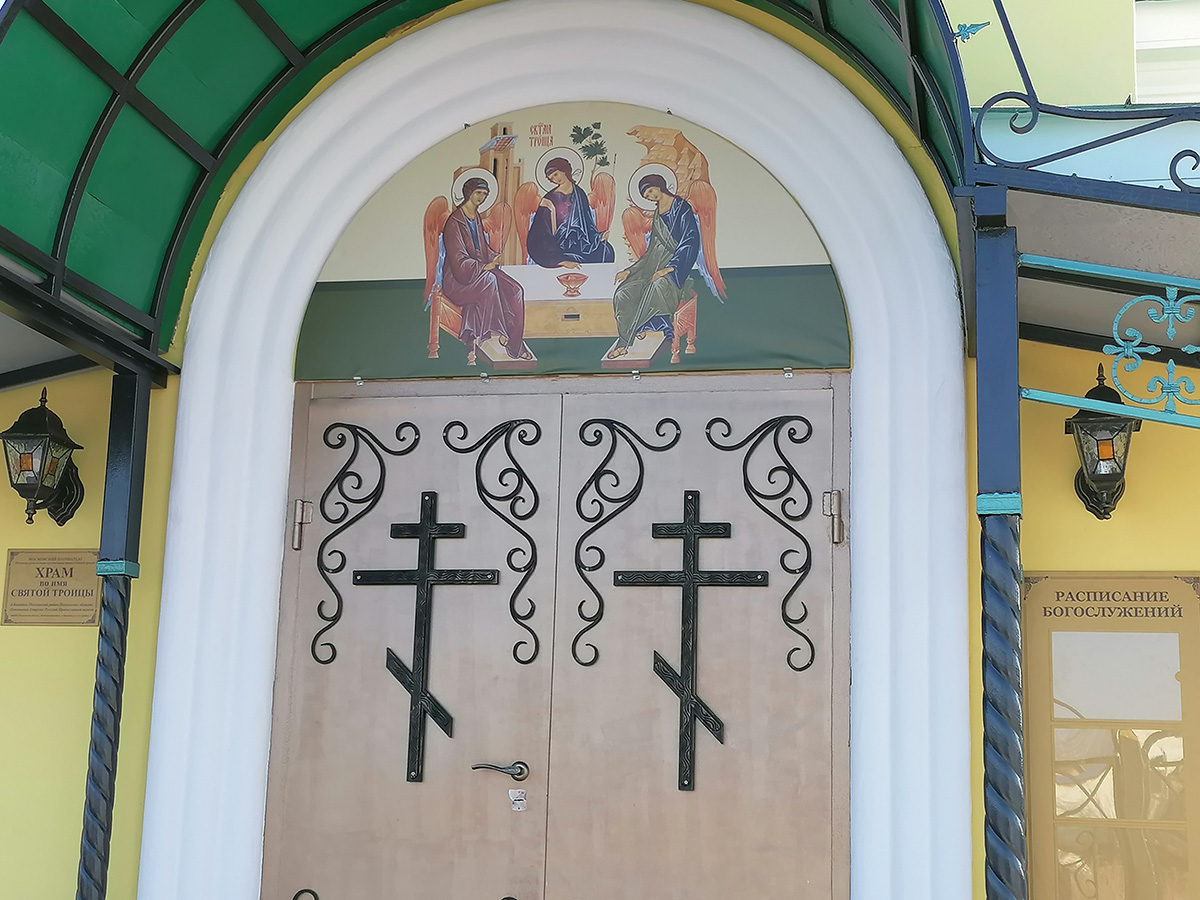 В строящемся храме в честь Святой Живоначальной Троицы в деревне Камайка был совершен водосвятный молебен