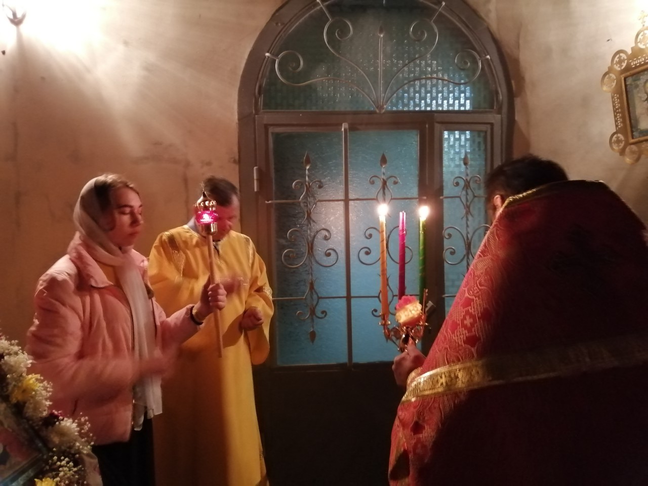 Иерей Сергий Беляков возглавил Пасхальную службу в Михайло-Архангельском молитвенном доме в с.Павло-Куракино 