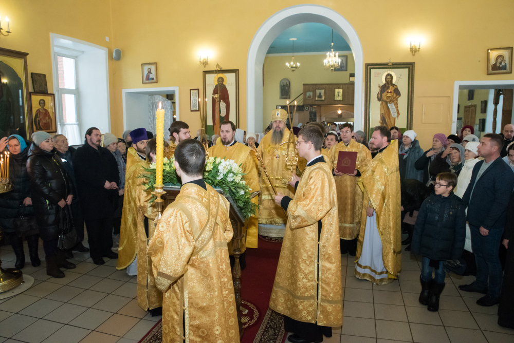 В престольный праздник митрополит Серафим совершил литургию в нашем храме  