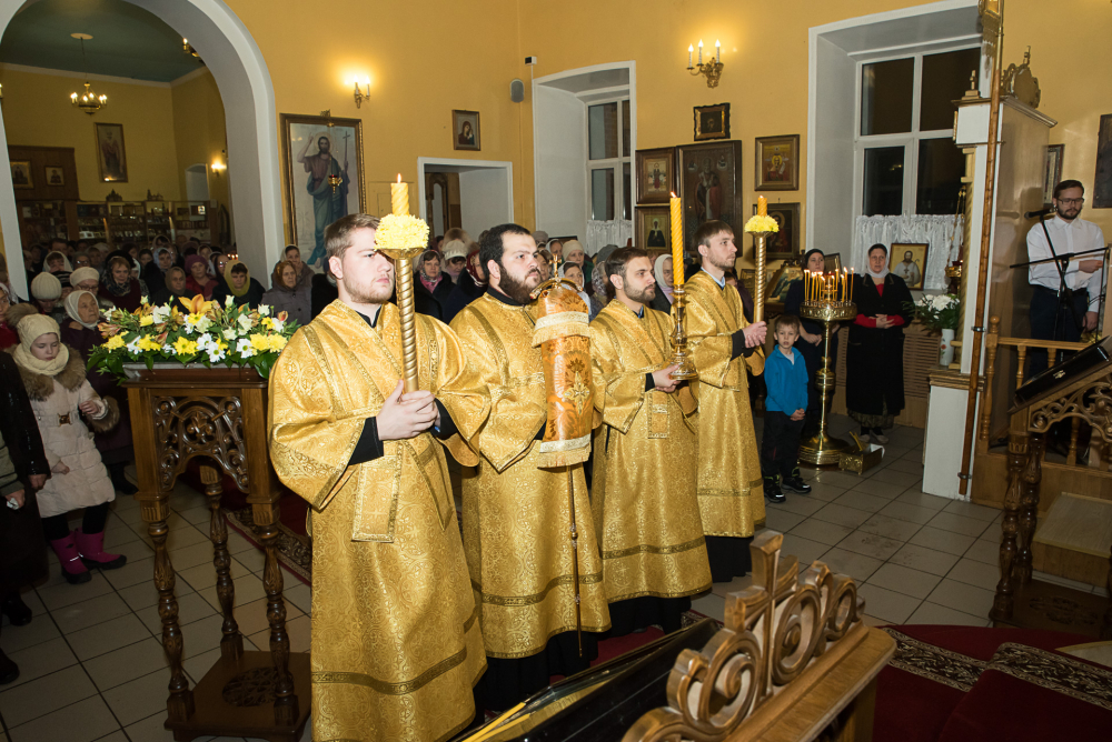 В канун престольного праздника митрополит Серафим возглавил всенощное бдение в нашем храме