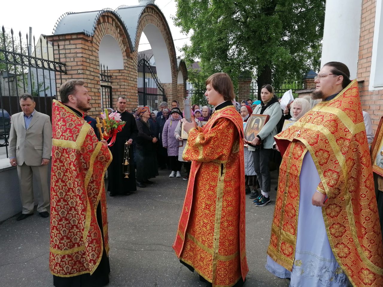Богослужения в день Преполовения Пятидесятницы