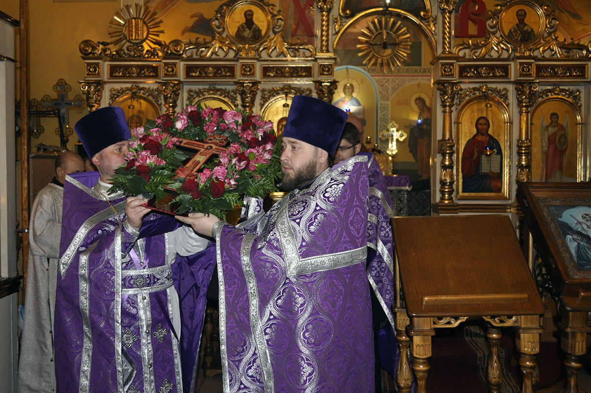 Всенощное бдение в канун Крестопоклонной Недели