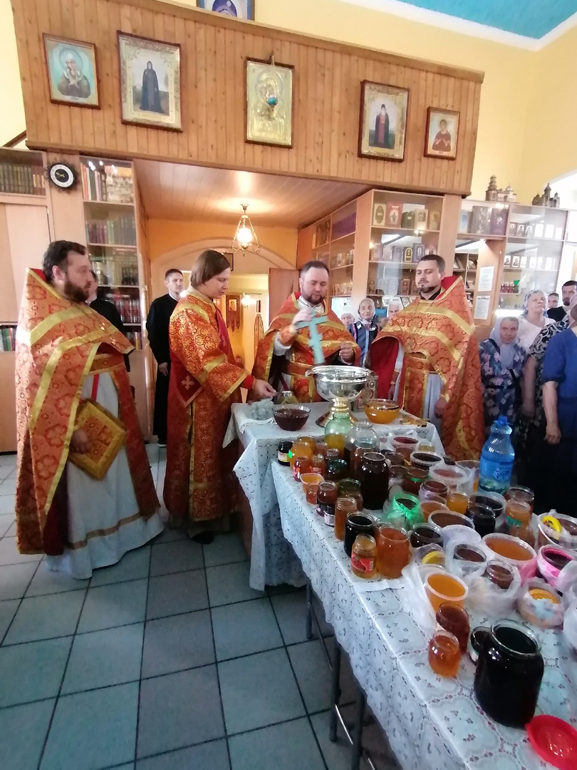 Празднование Происхождение Честных Древ Животворящего Креста Господня