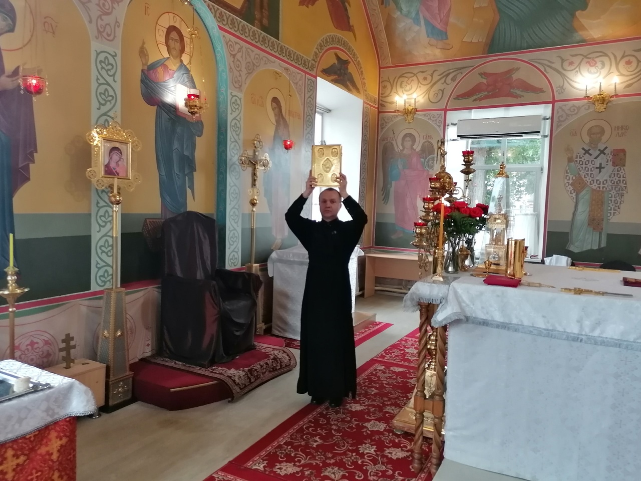 Поздравление с Днём рождения настоятеля протоиерея Александра Филиппова