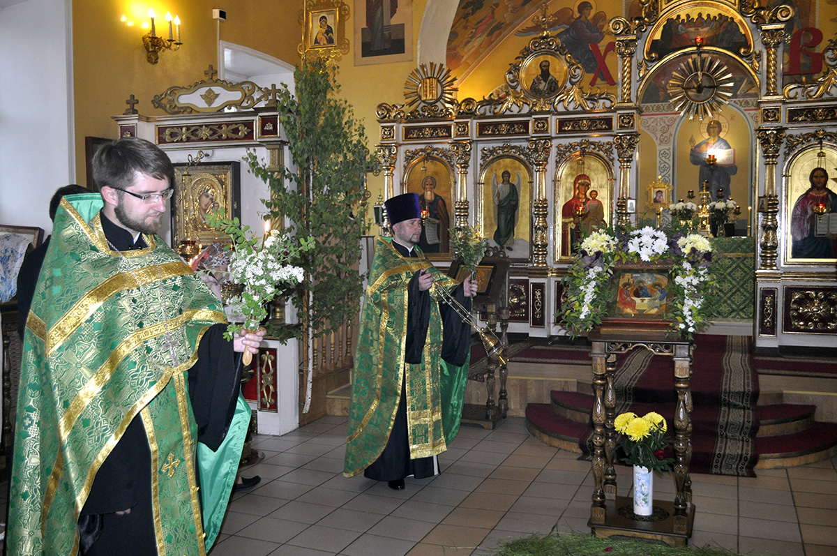 Всенощное бдение в канун праздника Троицы