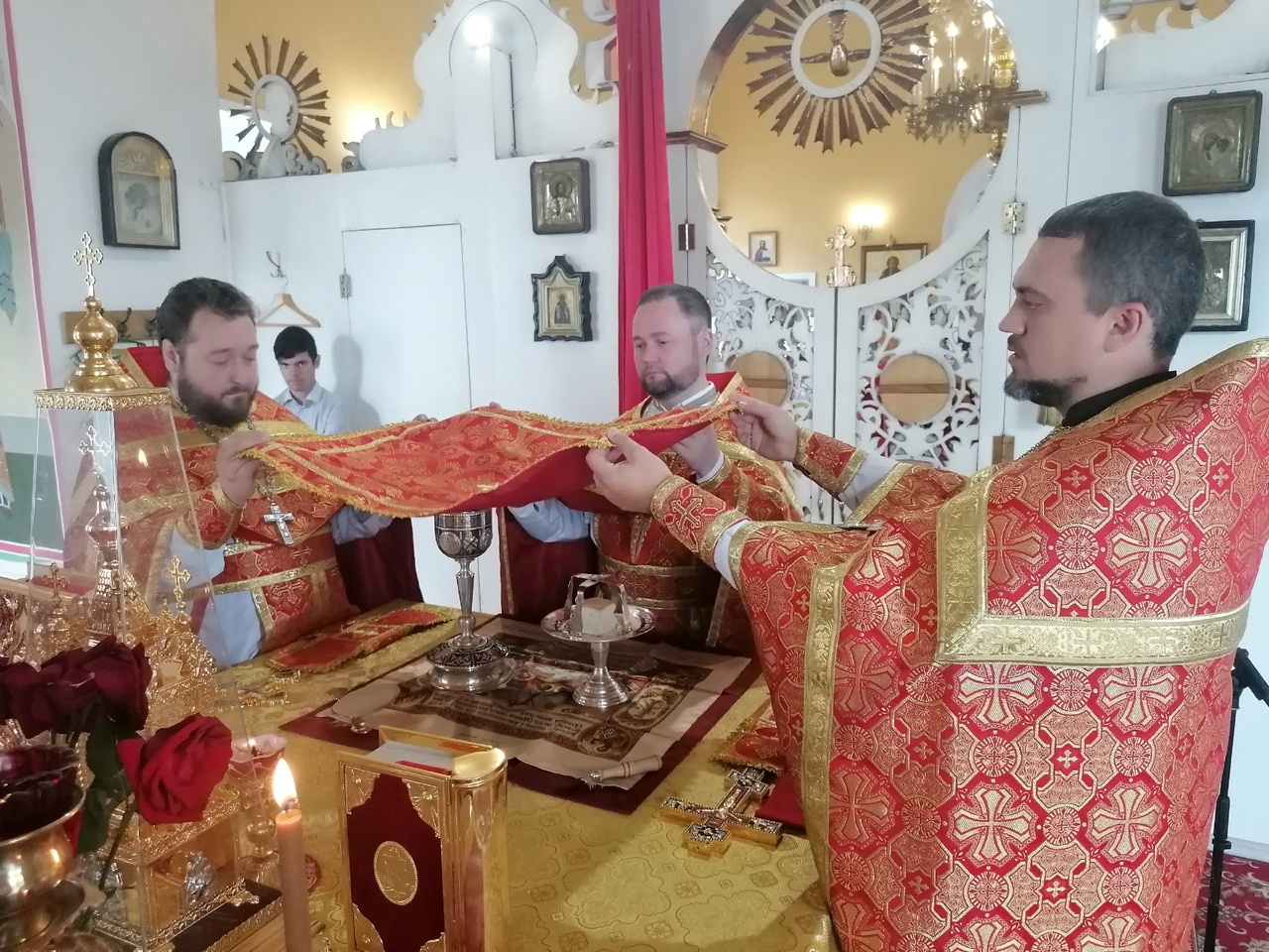 Празднование Происхождение Честных Древ Животворящего Креста Господня