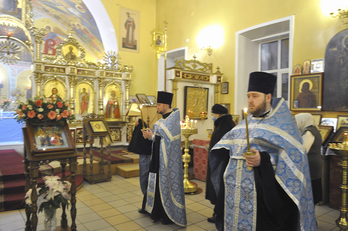 Всенощное бдение в канун праздника Сретения Господня