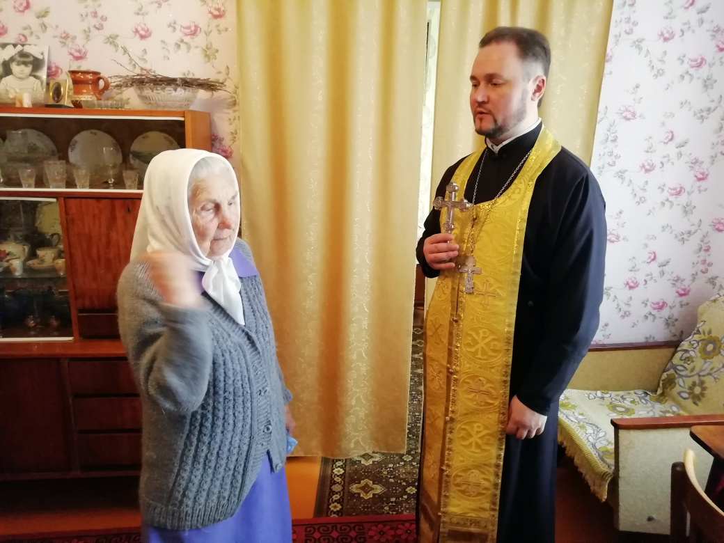 Посещение старейшей алтарницы Никольского храма