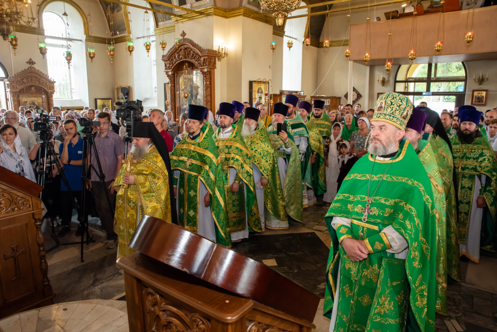 В день памяти Иоанна Оленевского протоиерей Александр Филиппов сослужил митрополиту Серафиму за  литургией в селе Соловцовка