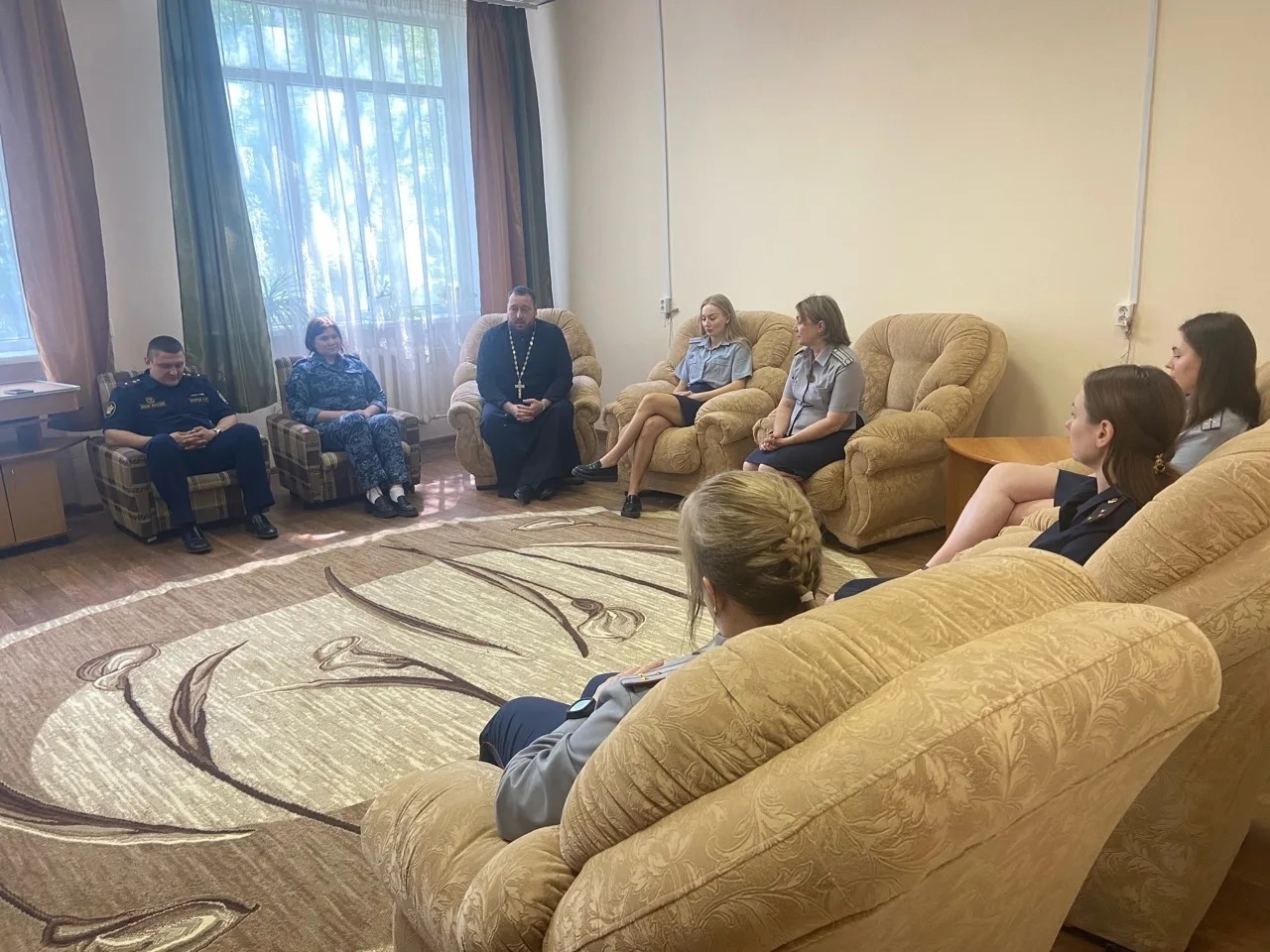 Протоиерей Антоний Шварев провел беседу с сотрудниками уголовно-исполнительной инспекции