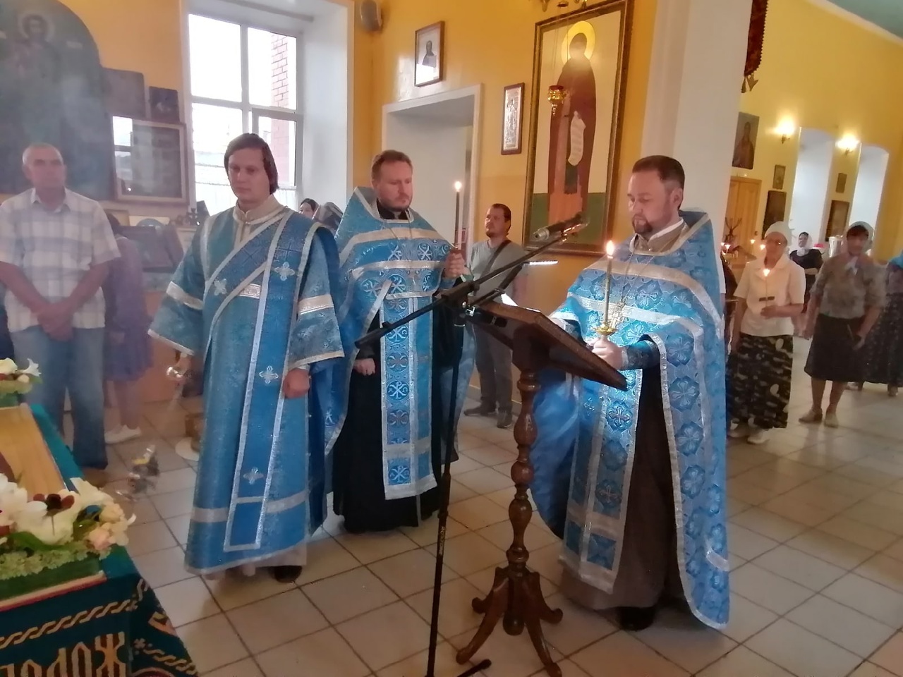 Всенощное бдение с чином Погребения Плащаницы Пресвятой Богородицы