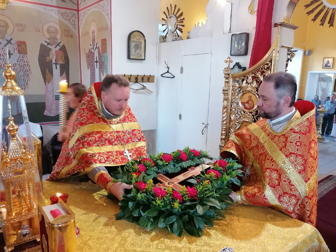 Всенощное бдение в канун праздника Происхождение Честных Древ Животворящего Креста Господня