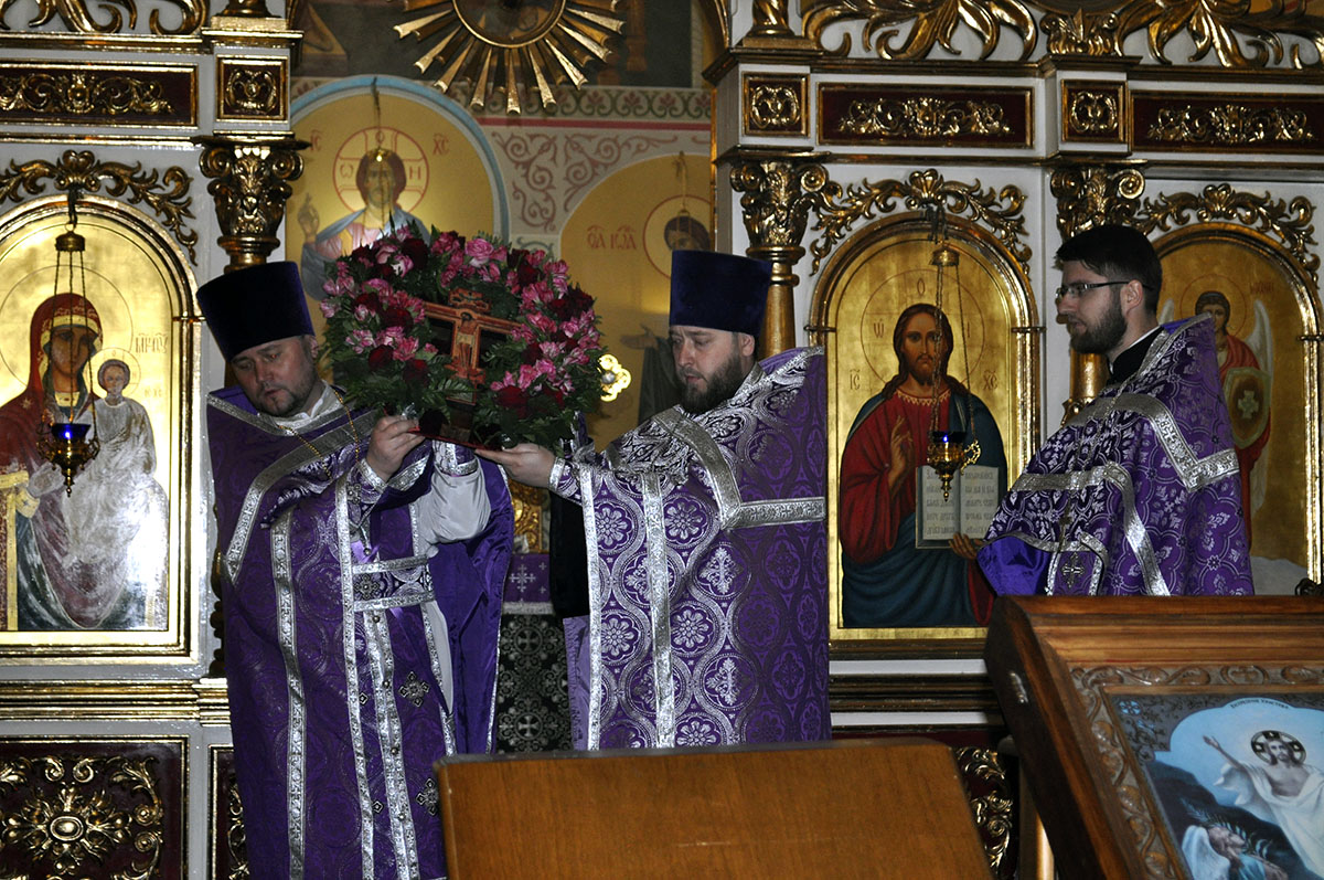 Всенощное бдение в канун Крестопоклонной Недели