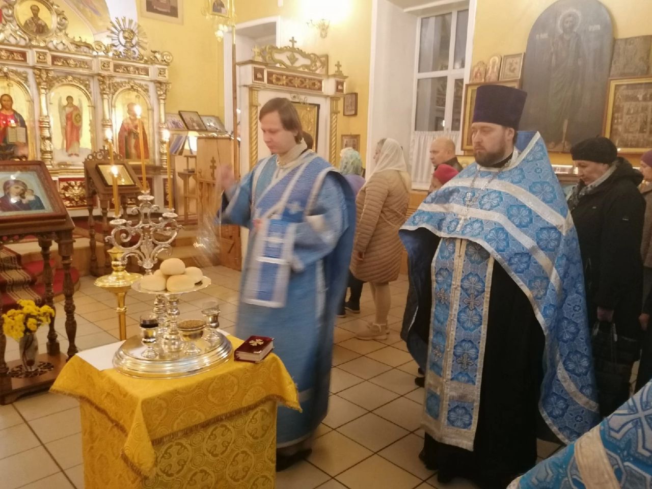 Всенощное бдение в канун празднования Казанской иконе Божией Матери