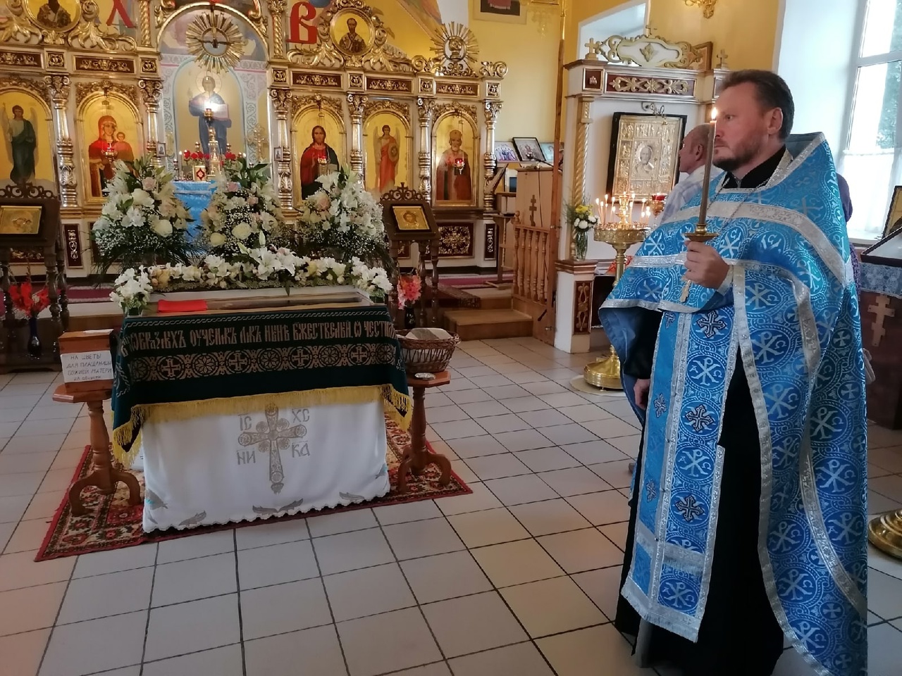 Всенощное бдение с чином Погребения Плащаницы Пресвятой Богородицы