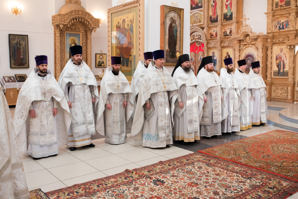 В день памяти священника Николая Болоховского  протоиерей Александр Филиппов сослужил митрополиту Серафиму в Успенском женском монастыре 