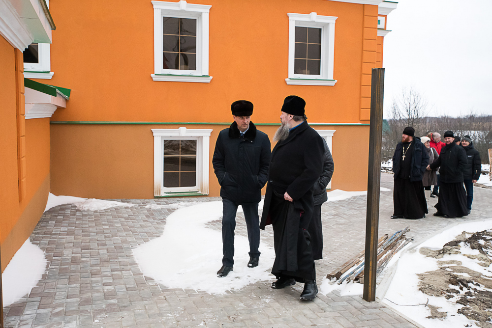 Протоиерей Александр Филиппов сослужил митрополиту Серафиму   за литургией в Троицком храме в деревне Камайке