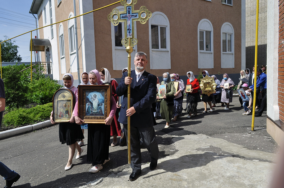 Литургия в день престольного  праздника нашего храма в честь святителя Николая Чудотворца