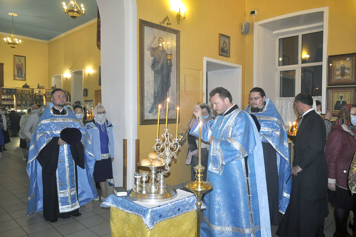 Всенощное бдение в канун празднования Покрова Пресвятой Богородицы