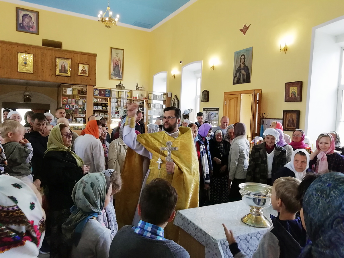 Неделя Всех святых в земле Русской просиявших