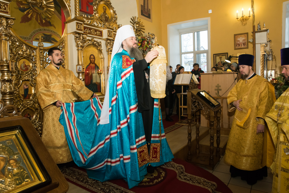 В день памяти святителя Николая Чудотворца митрополит Серафим совершил литургию в нашем храме