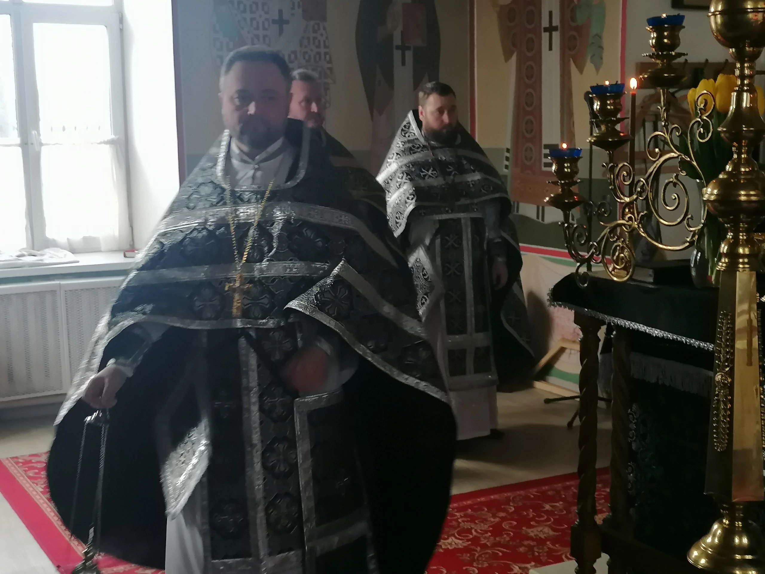 Протоиерей Александр Филиппов совершил Божественную Литургию Преждеосвященных Даров
