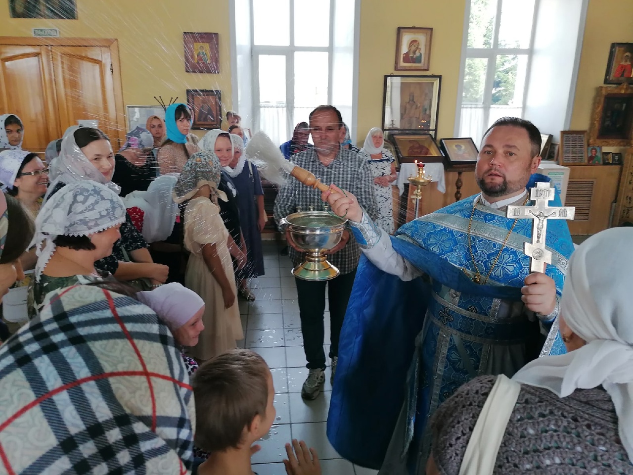 Протоиерей Александр Филиппов совершил литургию и молебен перед началом нового учебного года