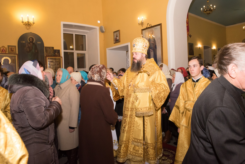 В канун престольного праздника митрополит Серафим возглавил всенощное бдение в нашем храме