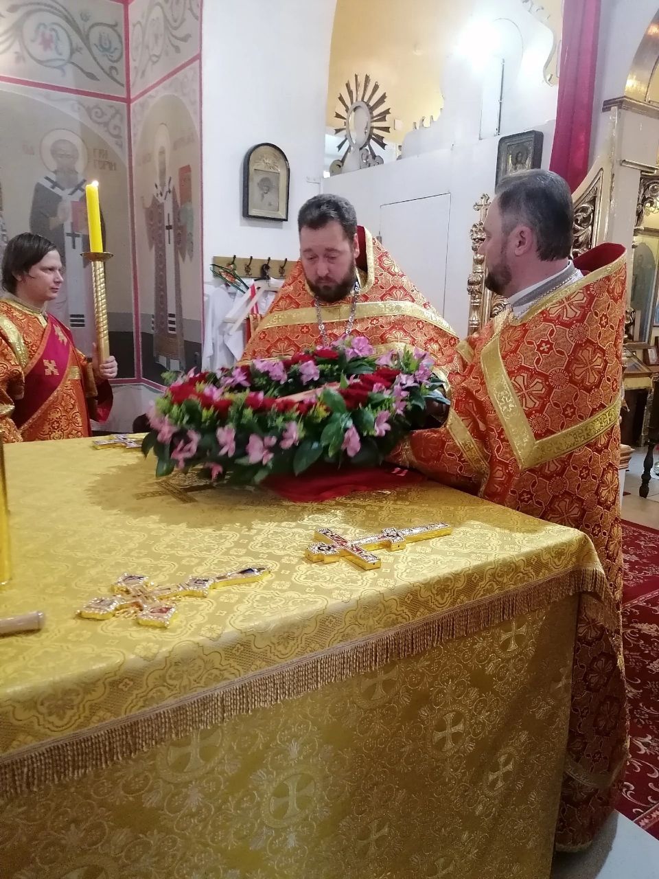 Вечернее богослужение в канун праздника Происхождение Честных Древ Животворящего Креста Господня
