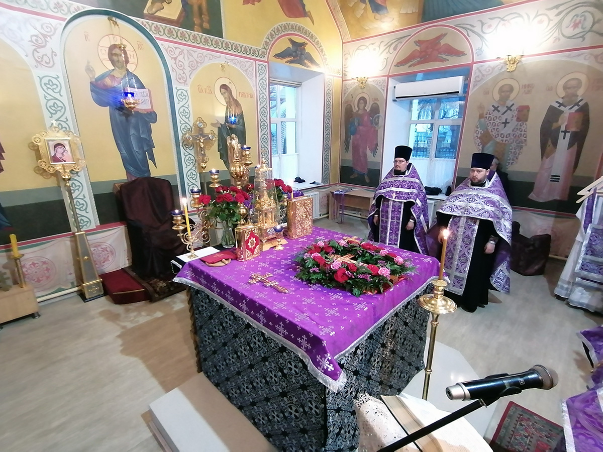 Всенощное бдение в канун Крестопоклонной Недели