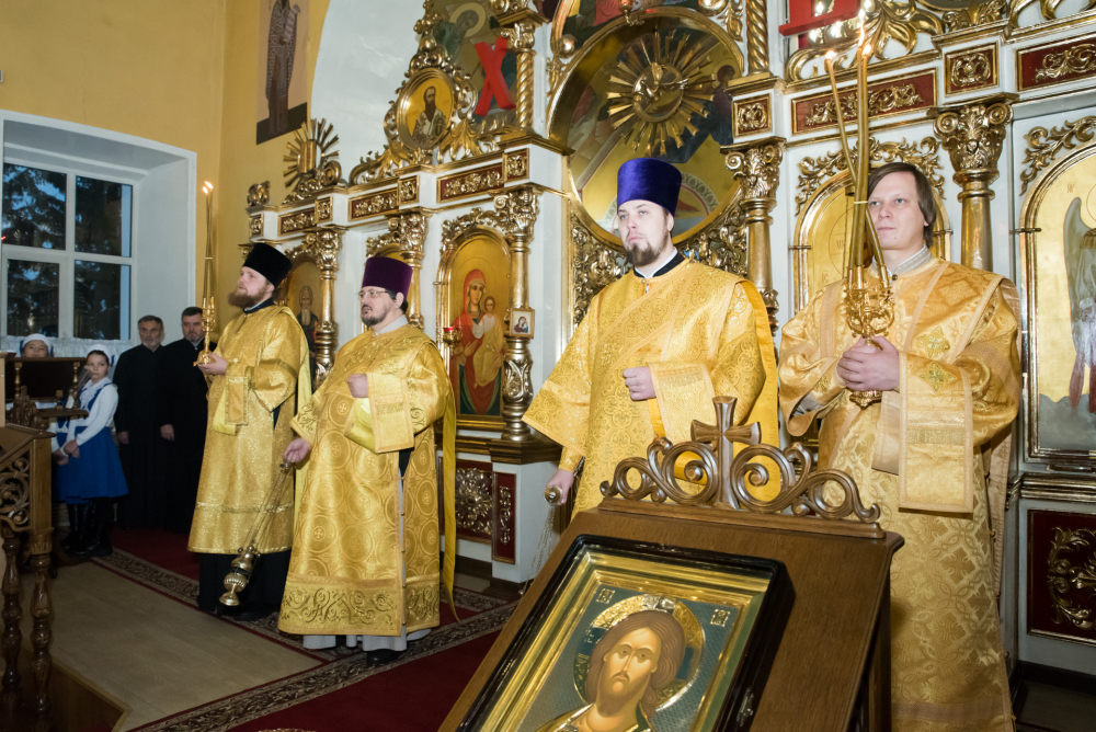 В престольный праздник митрополит Серафим совершил литургию в нашем храме  