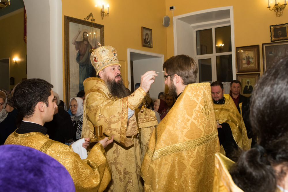 В канун престольного праздника митрополит Серафим совершил всенощное бдение в нашем храме