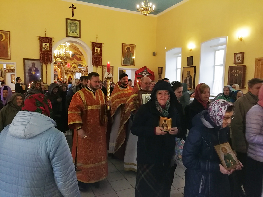 В четверг Светлой седмицы в нашем храме совершалась Божественная литургия