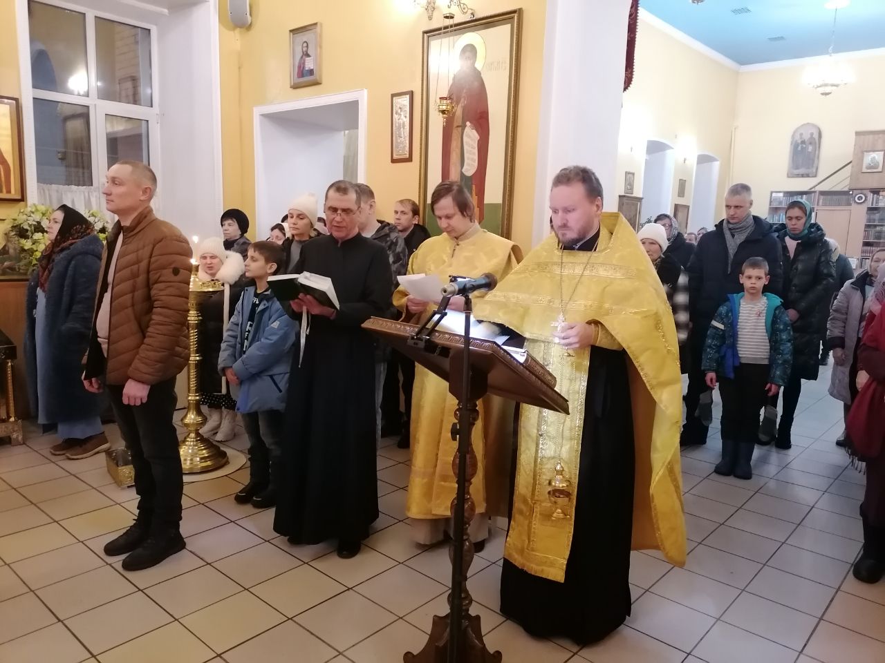 Иерей Сергий Карасёв совершил Новогодний молебен