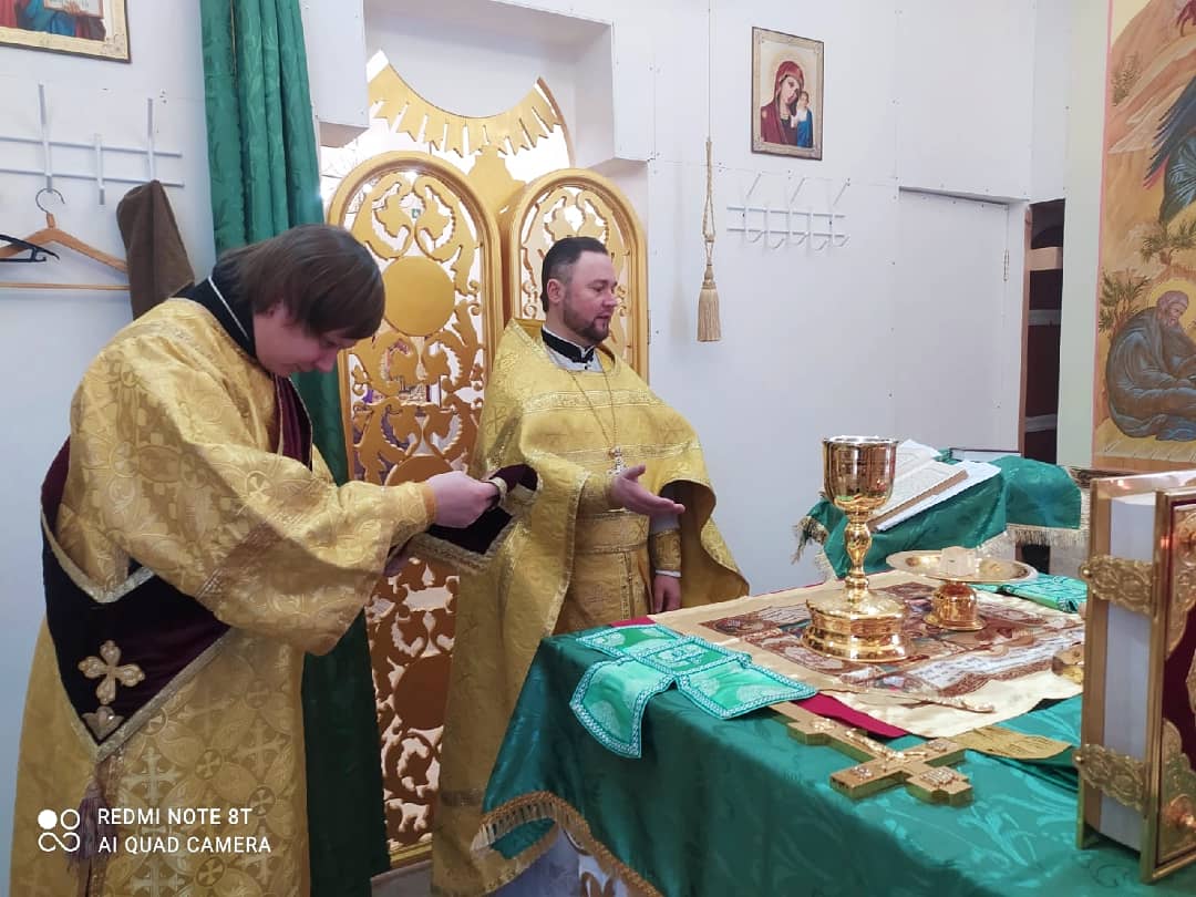 Литургия в первую годовщину великого освящения храма в Камайке