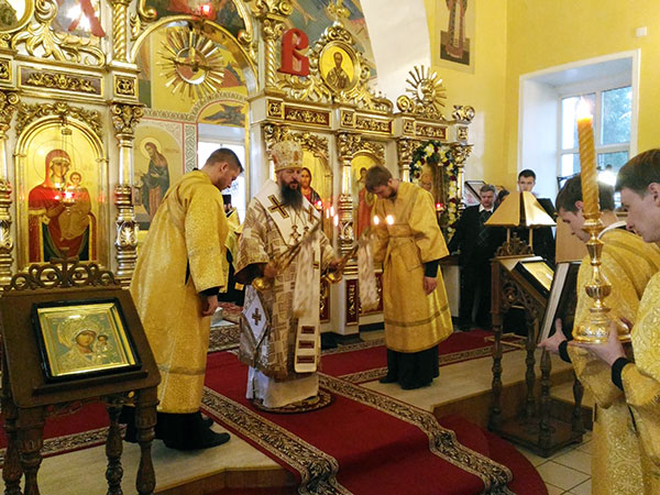 Всенощное бдение архиерейским чином накануне престольного праздника нашего храма