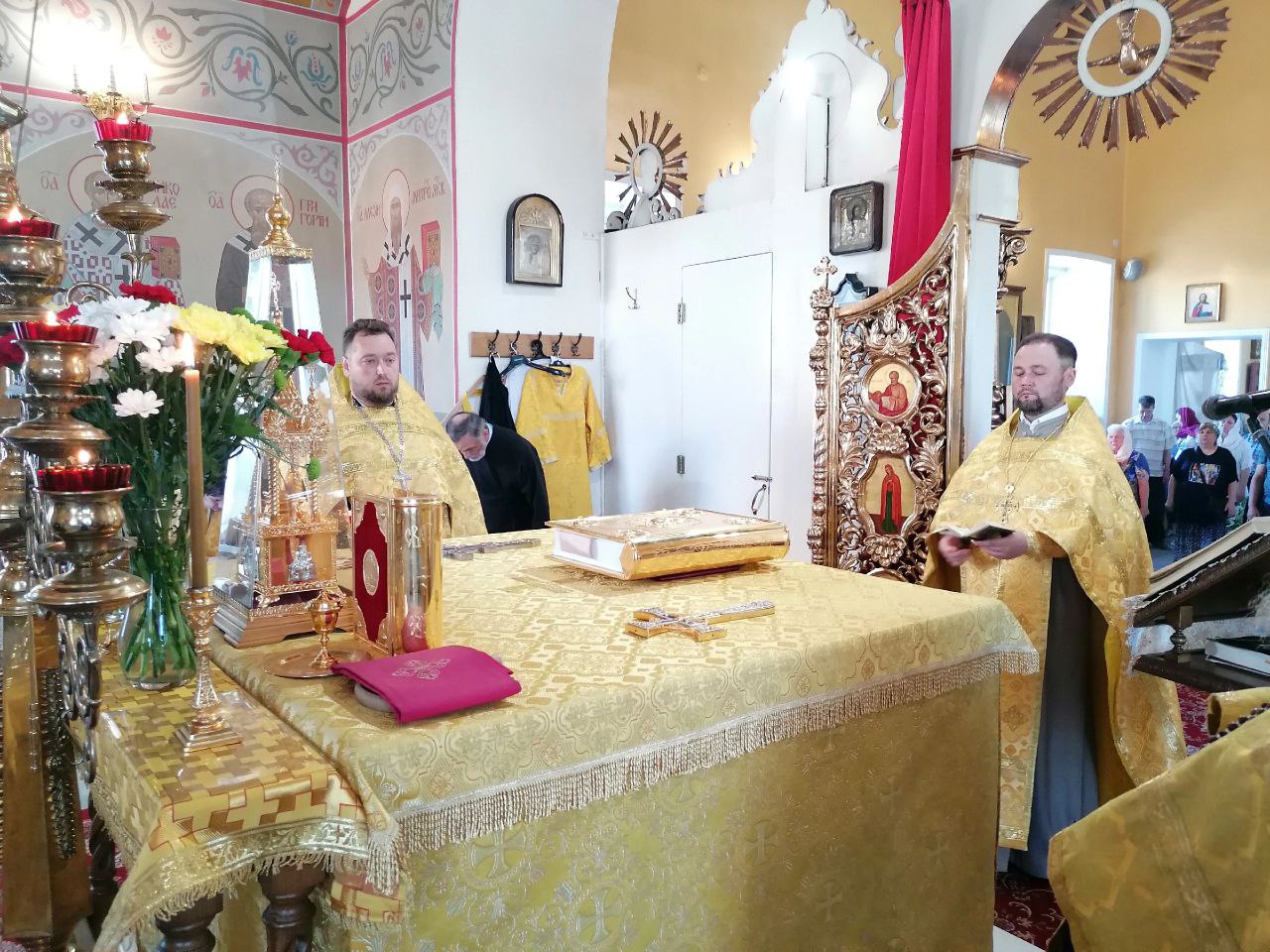 Всенощное бдение в канун праздника первоверховных апостолов Петра и Павла