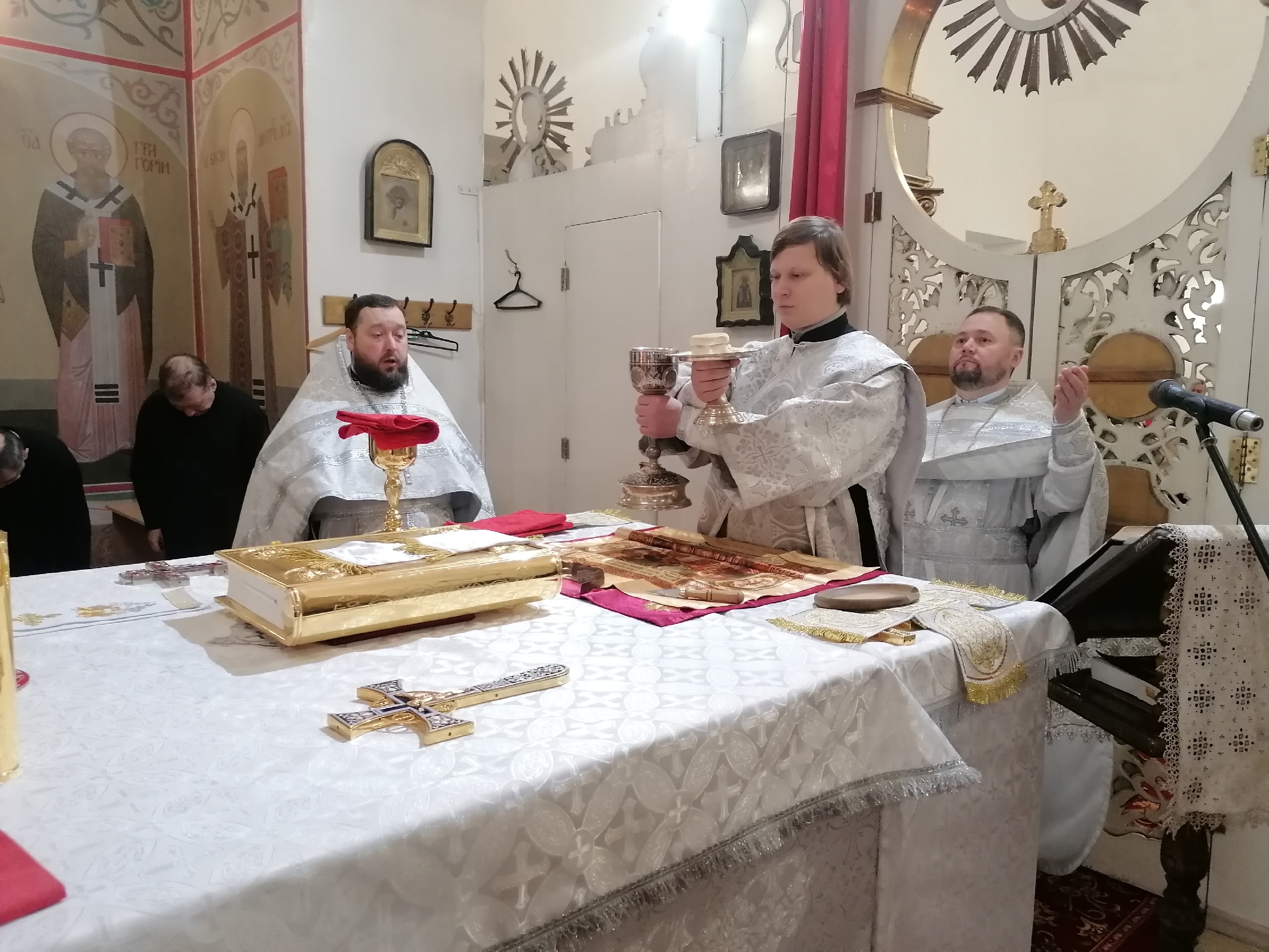 Богослужения в Неделю 30-ю по Пятидесятнице,  святых отец